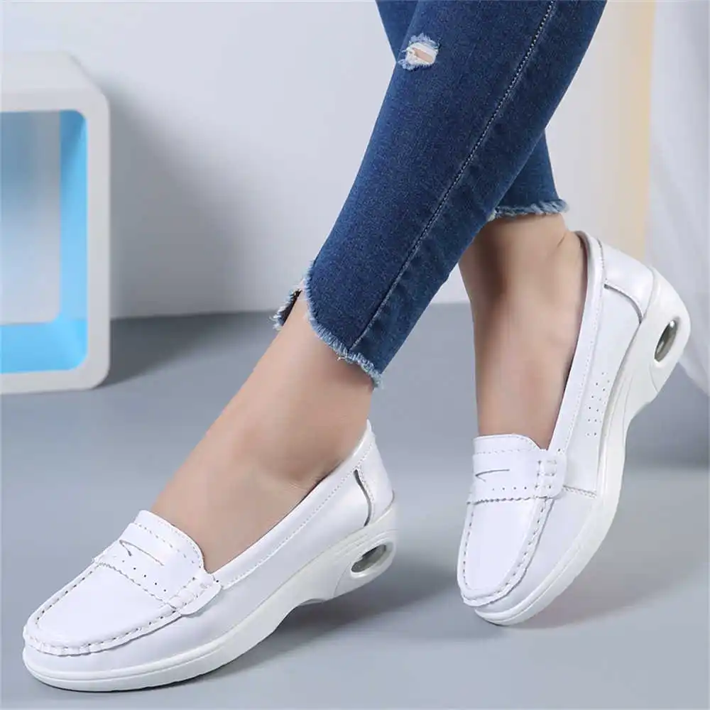 سميكة وحيد الانزلاق على المدرب - مراجعة Tech Accessories To Buy وسعره