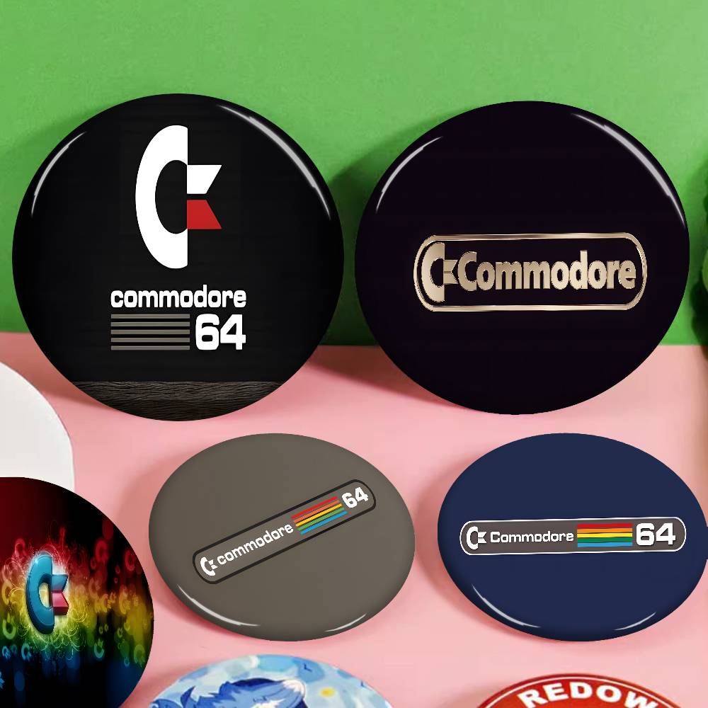 C-Commodore-64 دبوس زينة يدوي  - مراجعة Tech Accessories Backpack وسعره