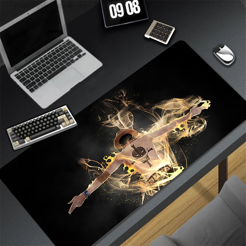 لوحة ماوس بتصميم أنمي فليم أيس - مراجعة Tech Accessories For Desk وسعره