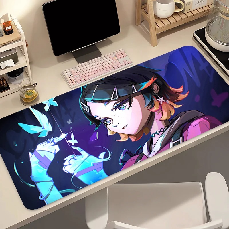 لوحة ماوس للألعاب بتصميم أنمي  - مراجعة Tech Accessories For Desk وسعره